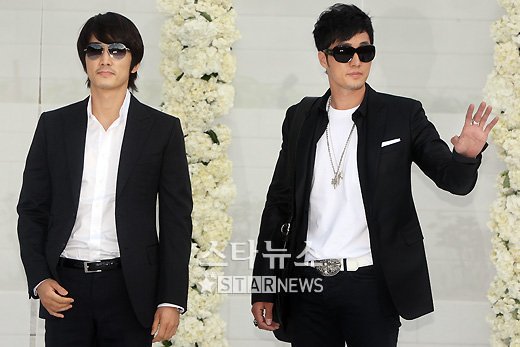 http://thumb.mtstarnews.com/06/2010/05/2010050216531215107_1.jpg