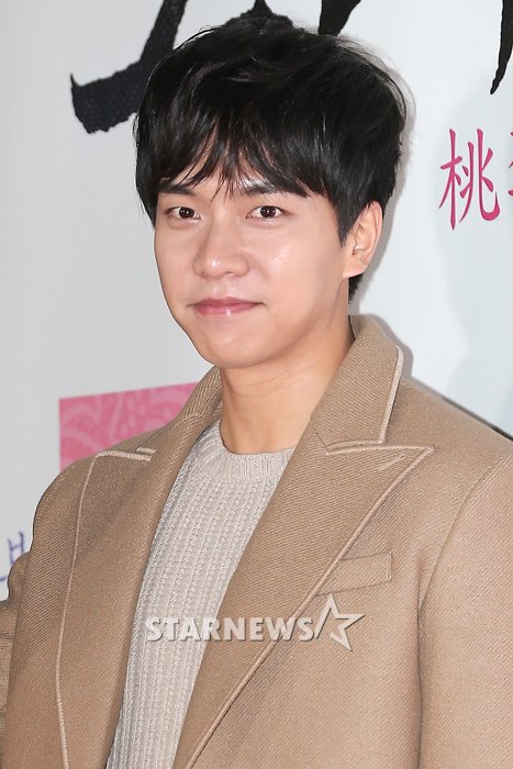 오늘자 이승기 | 인스티즈