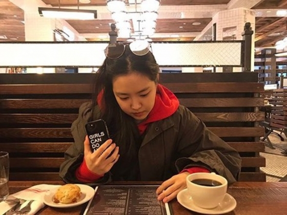 /사진=손나은 인스타그램
