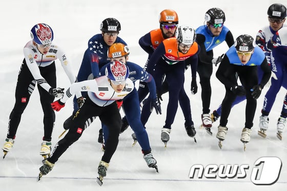 쇼트트랙 남자 대표팀이 5000m 계주 결승에 올랐다. /사진=뉴스1