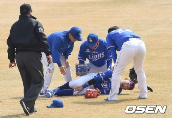 부상을 당한 손주인.