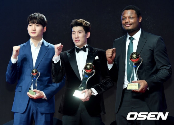 안영준, 두경민, 디온테 버튼(왼쪽부터)