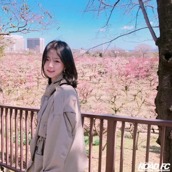 최근 ROAD FC와 계약하며 프로 파이터 데뷔를 앞둔 이수연. /사진=ROAD FC 제공