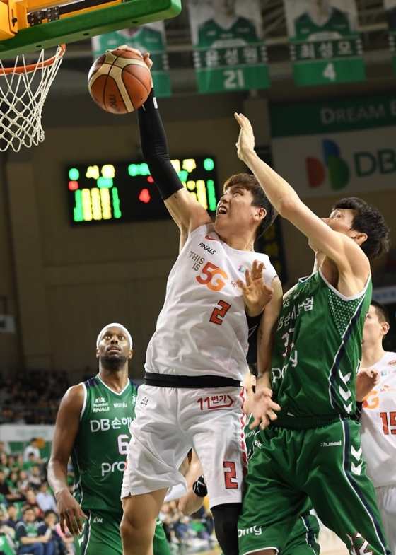 공수에서 좋은 모습을 보이며 팀 승리를 이끈 최준용. /사진=KBL 제공
