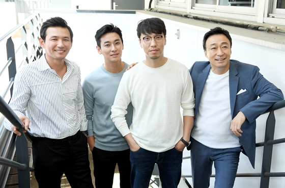 제 71회 칸국제영화제 미드나잇 스크리닝 부문에 초청된 영화 \'공작\'의 황정민, 주지훈, 윤종빈 감독, 이성민 / 사진제공=CJ E&M