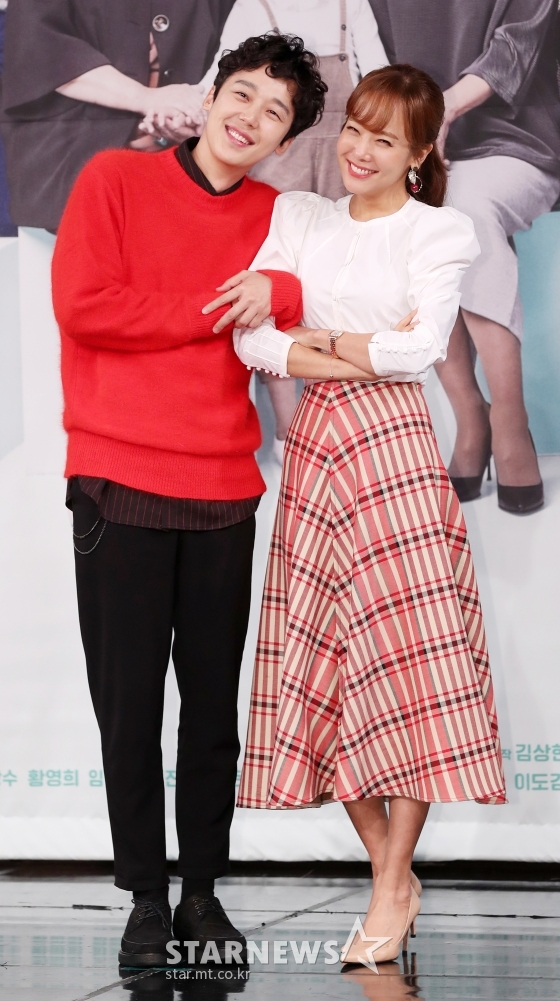 배우 윤종훈, 소유진/사진=김휘선 기자