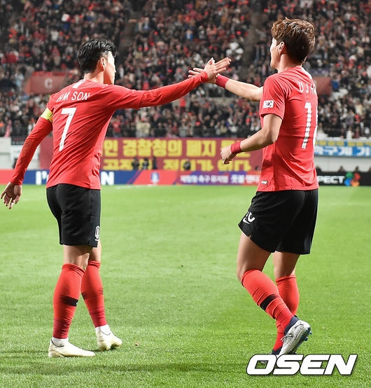 손흥민과 황의조.