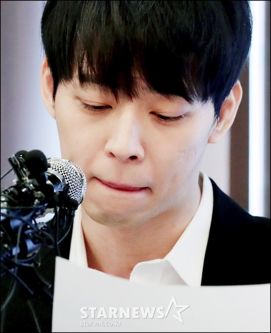 JYJ 박유천이 10일 오후 서울 중구 프레스센터에서 전 연인 황하나 마약 혐의 관련 연예인 A씨로 지목되고 있는 것에 대해 긴급 기자회견을 갖고 있다./사진=김창현 기자