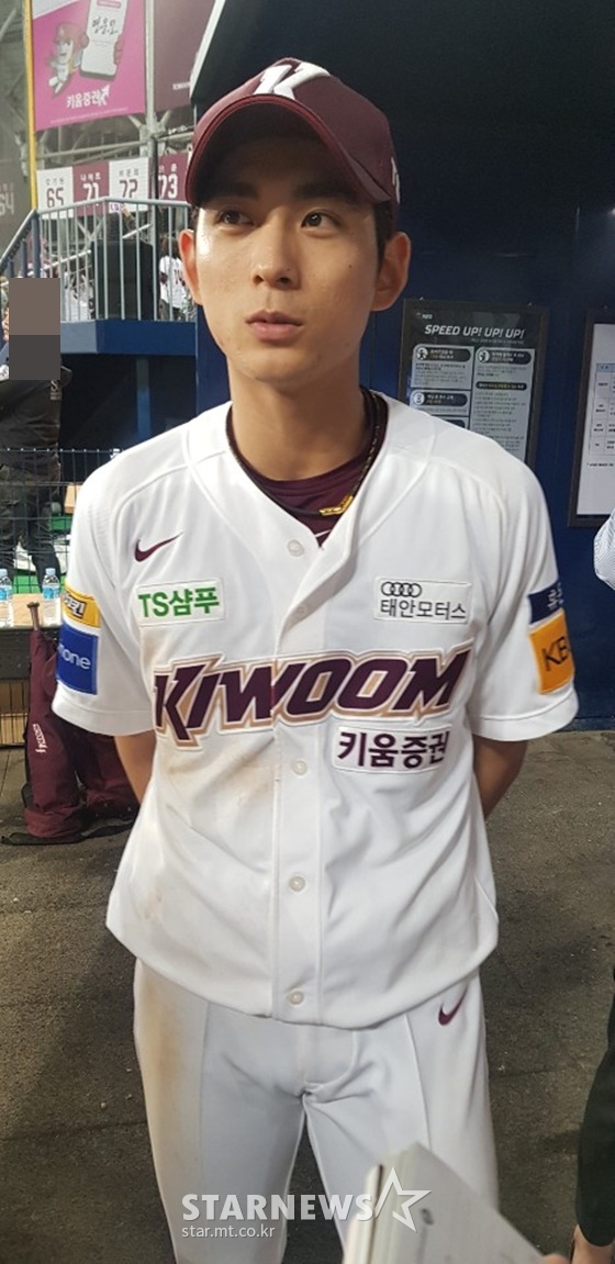 17일 경기 뒤 만난 이정후. /사진=이원희 기자