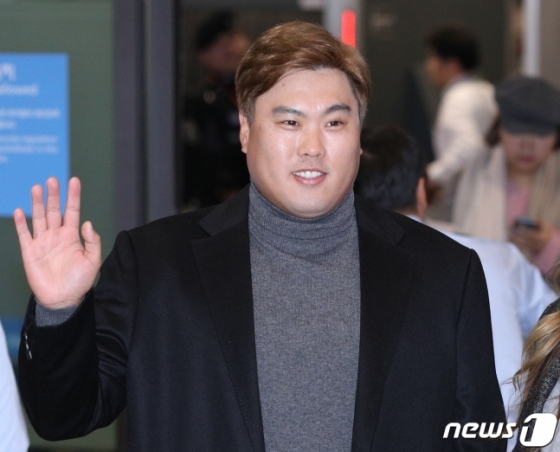 LA 다저스 류현진이 14일 오후 인천국제공항을 통해 귀국하고 있다. /사진=뉴스1