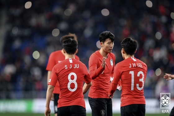 2019년 울산 문수축구경기장에서 열렸던 한국과 볼리비아전에서 한국 축구대표팀 선수들이 얘기를 나누고 있다. /사진=대한축구협회 제공