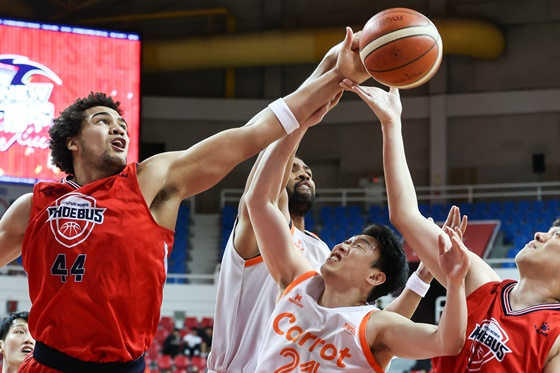 울산 현대모비스의 외국선수 게이지 프림(왼쪽). /사진=KBL 제공