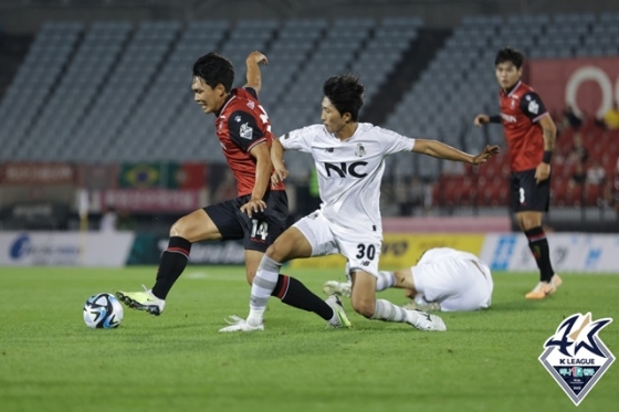 최재영(왼쪽). /사진=한국프로축구연맹 제공