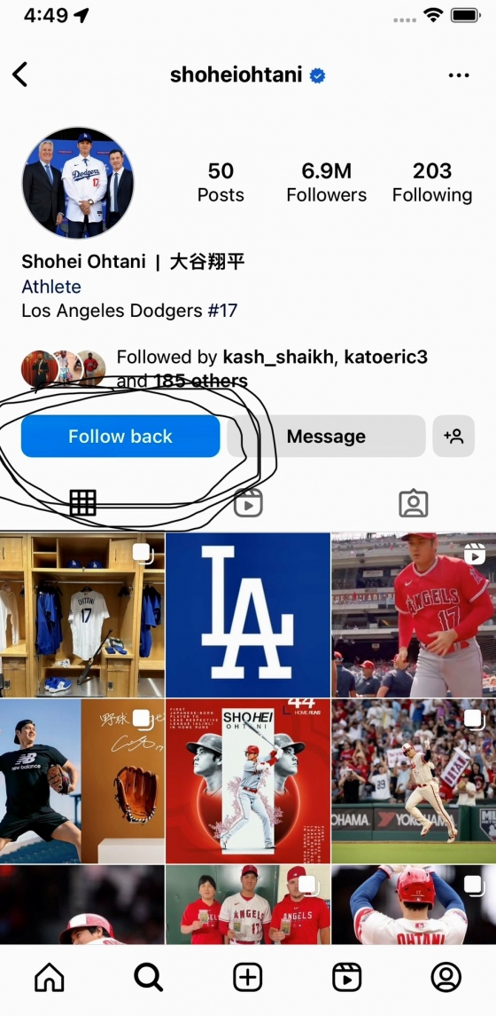 카숨바 데니스는 오타니가 자신을 팔로우한 사실을 공개한다며 실제로 증거 사진을 올렸다. /사진=카숨바 데니스 SNS 