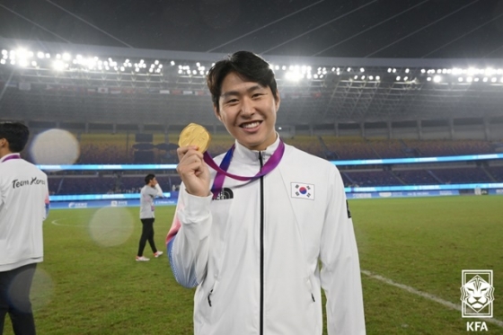 2022 항저우 아시안게임 금메달을 따낸 이강인. /사진=대한축구협회 제공