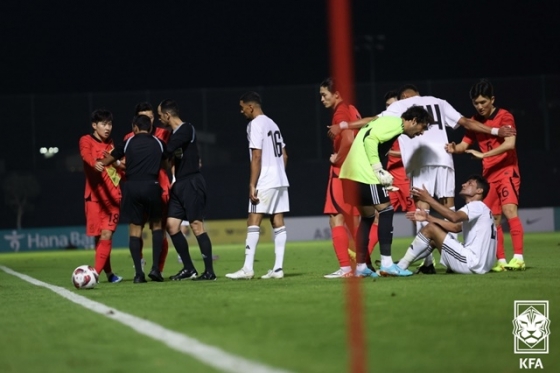 이강인(왼쪽)의 신경전 장면. /사진=대한축구협회 제공