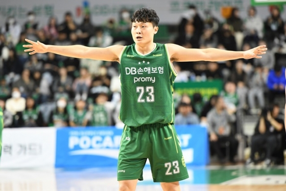 경기에 집중하는 박인웅. /사진=KBL 제공