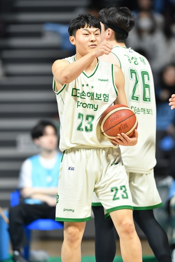 박인웅(왼쪽). /사진=KBL 제공