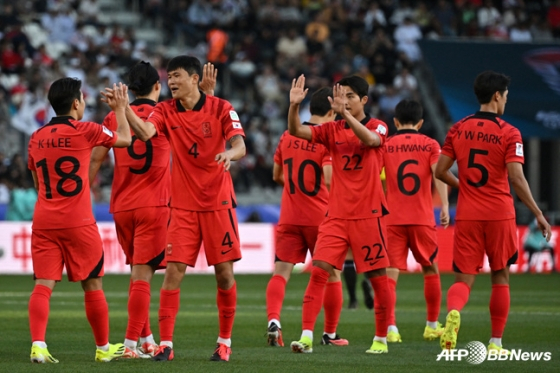 2023 아시아축구연맹(AFC) 아시안컵 조별리그 E조 첫 경기에서 바레인을 3-1로 물리친 한국 선수단. /AFPBBNews=뉴스1