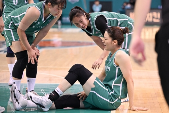 하나원큐 선수들. /사진=WKBL