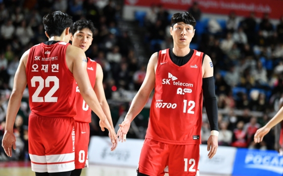 송창용(오른쪽). /사진=KBL