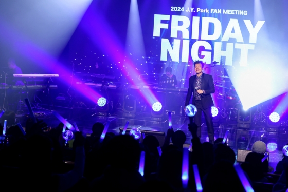 박진영(J.Y. Park) 2024 팬미팅 'FRIDAY NIGHT' 이미지/사진제공=JYP엔터테인먼트