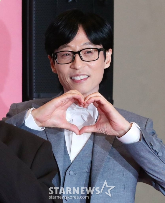 방송인 유재석이 29일 오후 서울 마포구 상암동 MBC 사옥에서 진행된 '2023 MBC 방송연예대상' 레드카펫 행사에 참석해 포즈를 취하고 있다. 2023.12.29 /사진=김창현