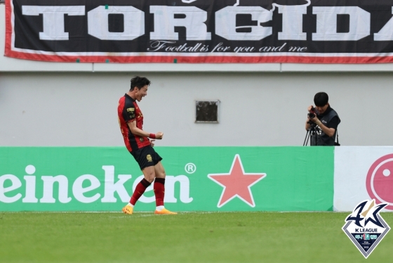 서울 임대 후 득점을 터트리고 기뻐하는 황의조. /사진제공=한국프로축구연맹