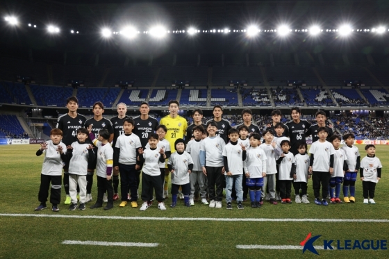 경기 전 울산 HD 선수들의 모습. /사진=한국프로축구연맹