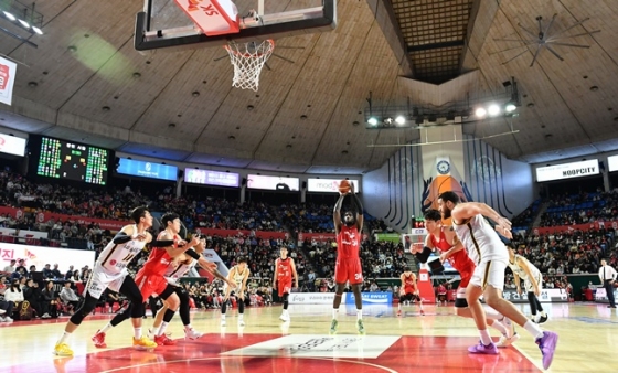 KBL 정규시즌 경기 모습. KBL은 대표팀 휴식기를 마치고 오는 28일 SK-소노, 현대모비스-정관장전을 시작으로 정규시즌을 재개한다. /사진=KBL 