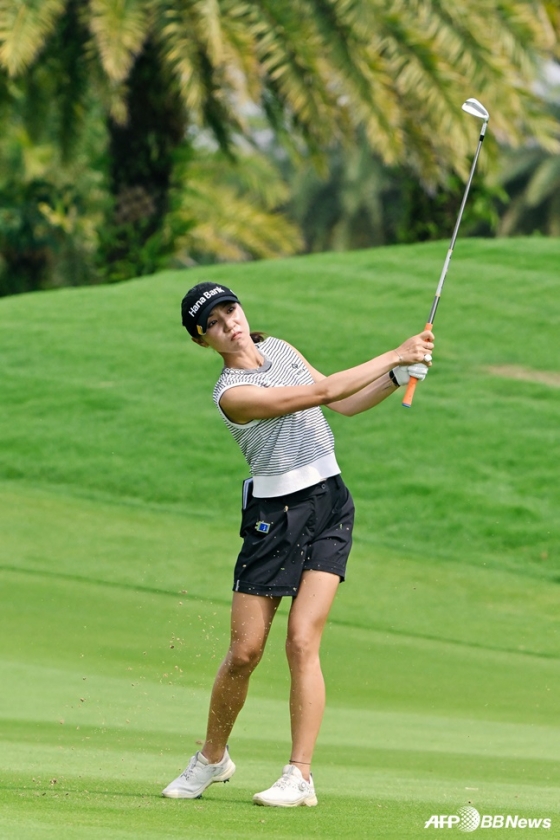 리디아 고가 10일 LPGA투어 아시안 스윙 마지막 대회 블루베이 LPGA 4라운드에서 아이언샷을 날리고 있다. /AFPBBNews=뉴스1