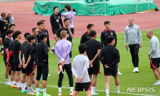 훈련 중인 한국 축구대표팀 선수들. /사진=뉴시스