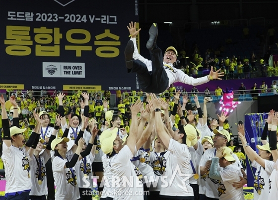 [포토] 강성형 감독 '이 순간 영원히'