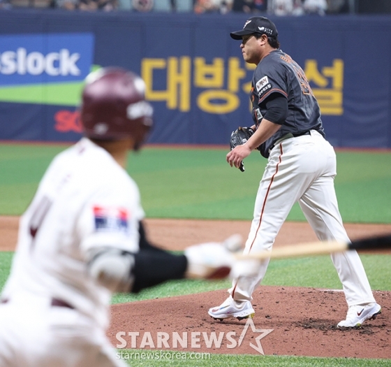 [포토] 류현진 '안 봐도 병살타'