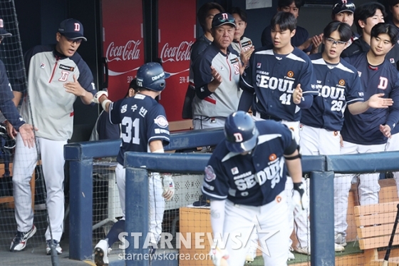 [포토] 이승엽 감독 '스타트 좋아'