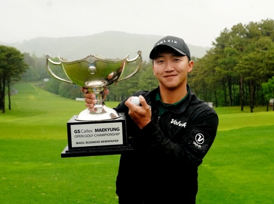 김홍택의 우승 세리머니. /사진=KGA 제공