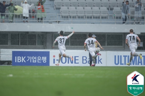 강원FC 선수들. /사진=한국프로축구연맹 제공