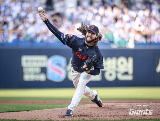 롯데 애런 윌커슨이 4일 대구 삼성전에서 투구하고 있다. /사진=롯데 자이언츠 제공 