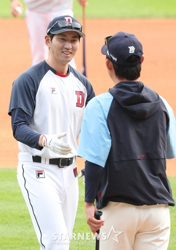 [포토] 정진호 '코치로 만났네요'