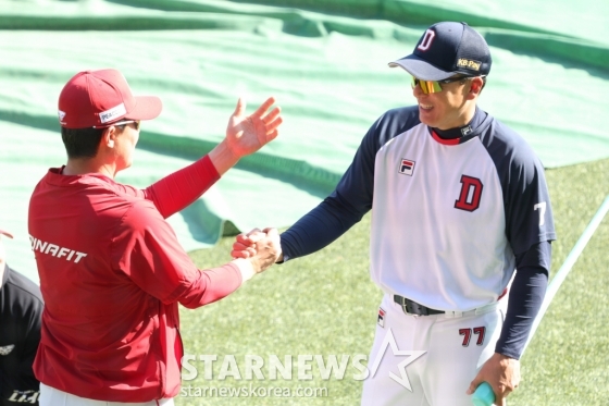 [포토] 이승엽 감독 '100승 축하 감사합니다'