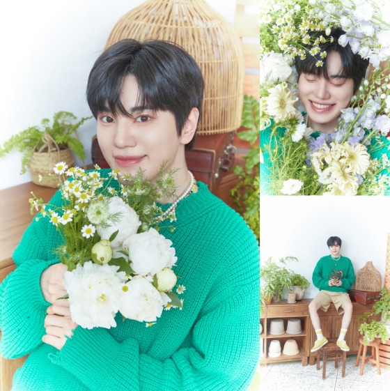 인피니트, 'Flower' 콘셉트 포토 첫 주자 이성종...꽃처럼 화사