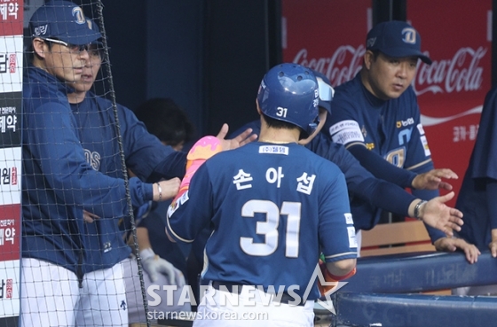 [포토] 강인권-손아섭 '출발이 좋아'