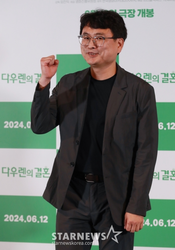 임찬익 감독이 28일 오후 서울 CGV용산아이파크몰에서 진행된 영화 '다우렌의 결혼'(감독 임찬익) 언론시사회 및 기자간담회에 참석해 포즈를 취하고 있다. /2024.05.28 /사진=이동훈