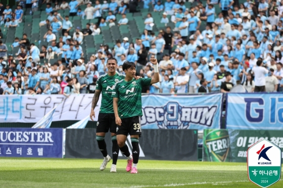 전병관이 득점 후 주먹을 불끈 쥐고 있다. /사진=한국프로축구연맹 제공