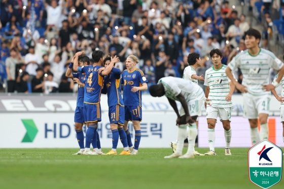 전북 현대전 승리 후 기뻐하는 울산 선수들. /사진=한국프로축구연맹 제공