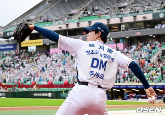 NC 목지훈이 5일 인천SSG랜더스필드에서 열린 2024 KBO 퓨처스 올스타전 등판을 준비하고 있다.