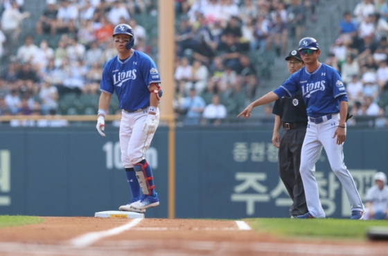 '타율 꼴찌 맞아?' 후반기 평균 8.5득점, 타율 0.615 '불혹 앞둔 포수'가 타선 이끈다