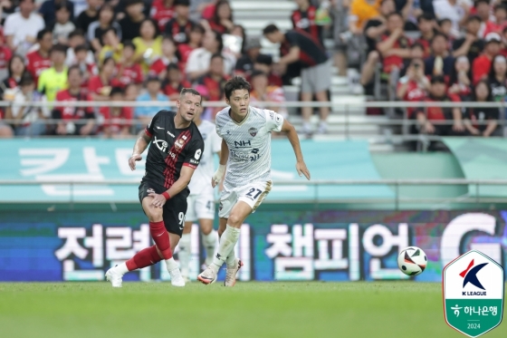 일류첸코(왼쪽). /사진=한국프로축구연맹 제공