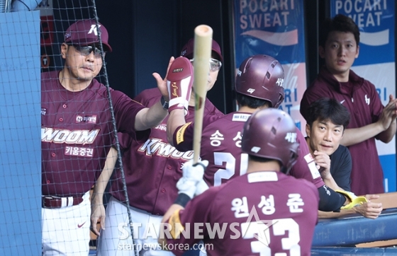 [포토] 홍원기 감독 '좋았어 송성문'