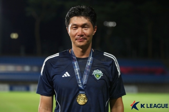 전북 U18의 이광현 감독. /사진=한국프로축구연맹 제공